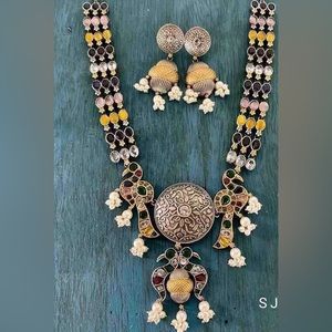 Necklace Set With Hand Carved Stones And Real Ahmedabadi Kundan N Beads